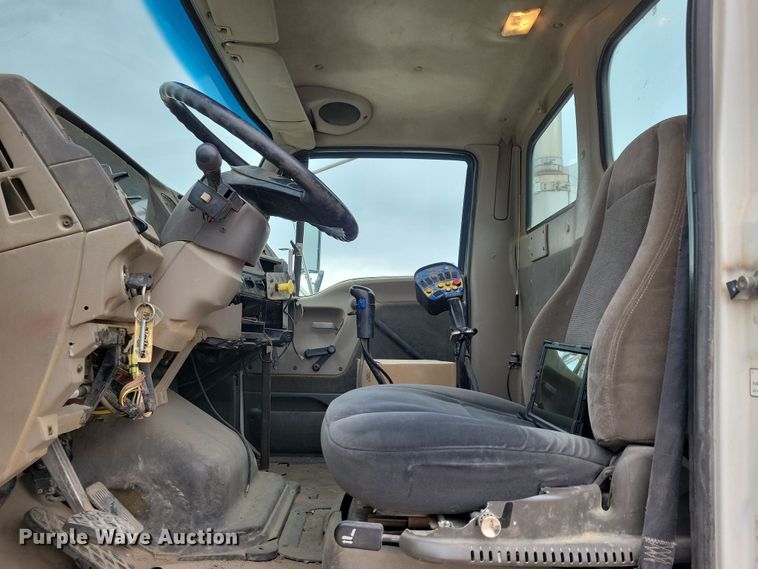 image for item OH9466 2002 Sterling L9500  ready mix truck