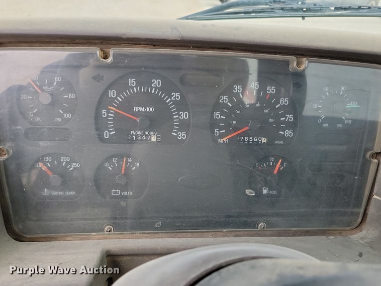 image for item OH9466 2002 Sterling L9500  ready mix truck