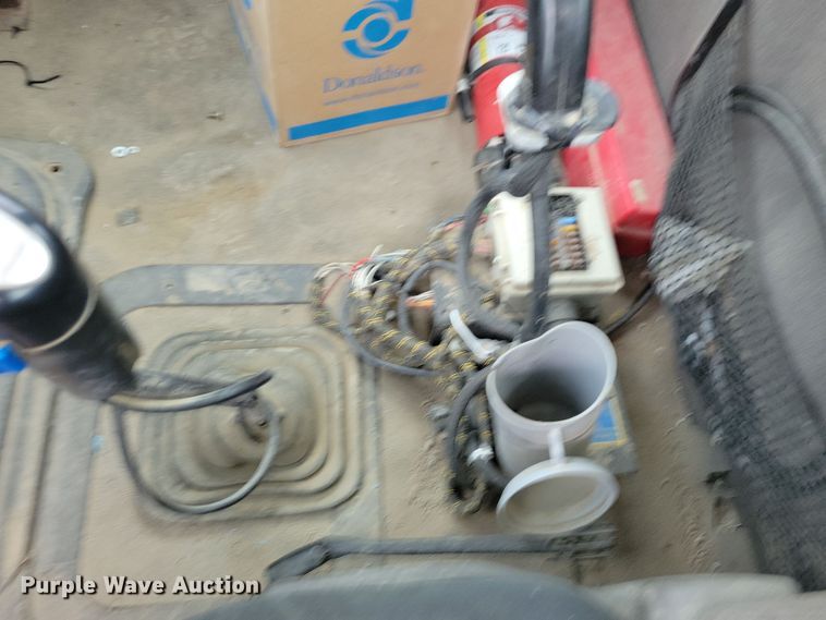 image for item OH9466 2002 Sterling L9500  ready mix truck