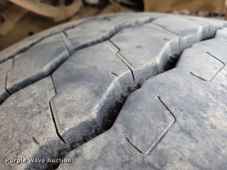 image for item OH9466 2002 Sterling L9500  ready mix truck