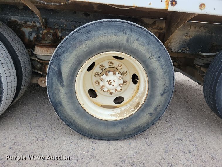 image for item OH9466 2002 Sterling L9500  ready mix truck