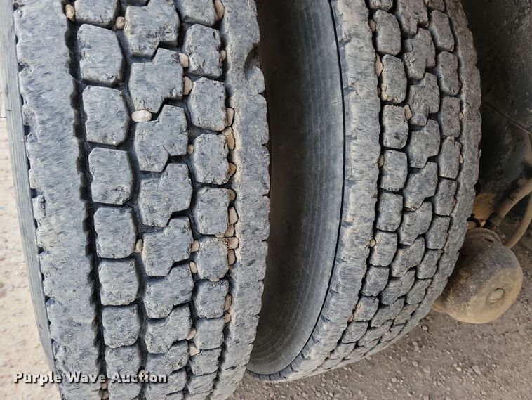 image for item OH9466 2002 Sterling L9500  ready mix truck