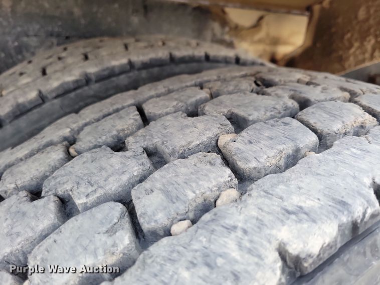 image for item OH9466 2002 Sterling L9500  ready mix truck