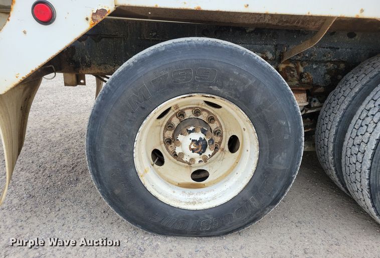 image for item OH9466 2002 Sterling L9500  ready mix truck