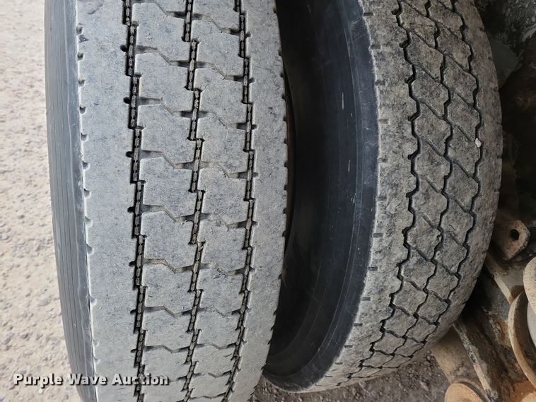 image for item OH9466 2002 Sterling L9500  ready mix truck