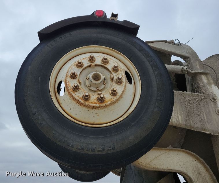 image for item OH9466 2002 Sterling L9500  ready mix truck