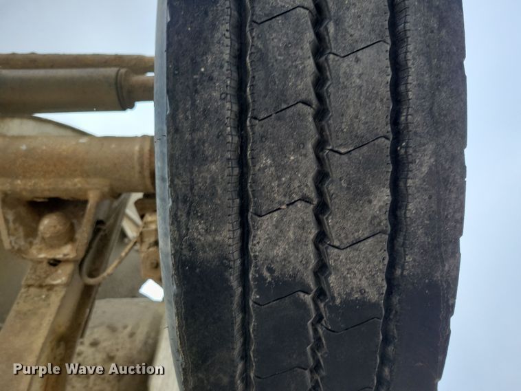 image for item OH9466 2002 Sterling L9500  ready mix truck