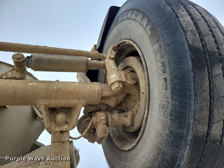 image for item OH9466 2002 Sterling L9500  ready mix truck