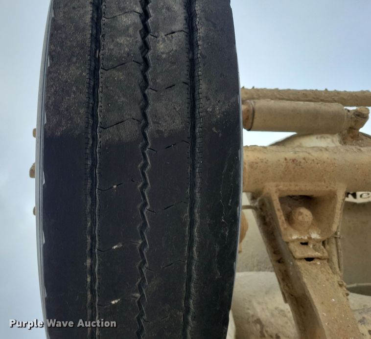 image for item OH9466 2002 Sterling L9500  ready mix truck