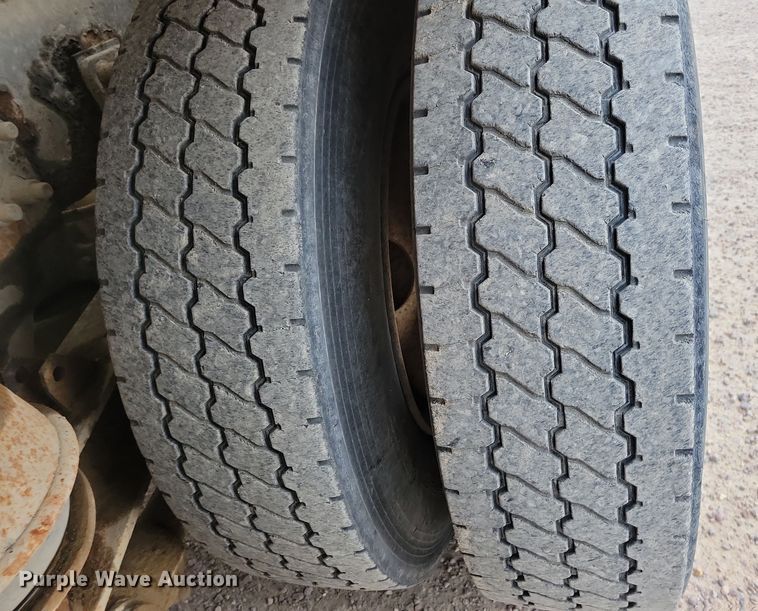 image for item OH9466 2002 Sterling L9500  ready mix truck