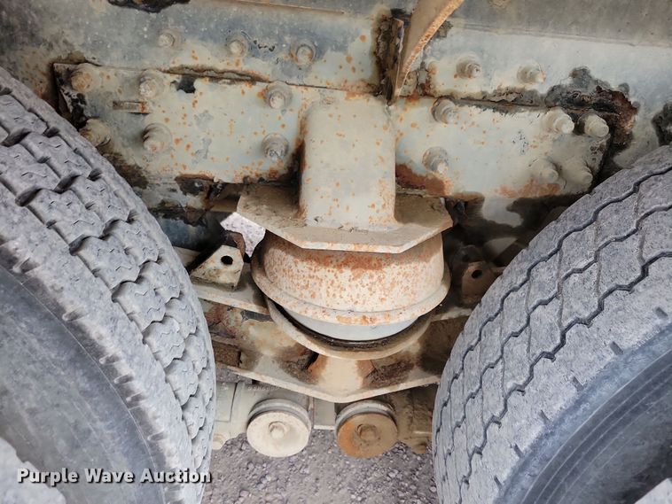 image for item OH9466 2002 Sterling L9500  ready mix truck