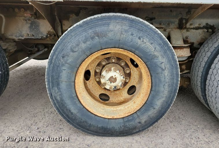 image for item OH9466 2002 Sterling L9500  ready mix truck