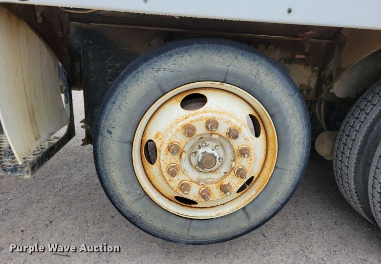 image for item OH9466 2002 Sterling L9500  ready mix truck