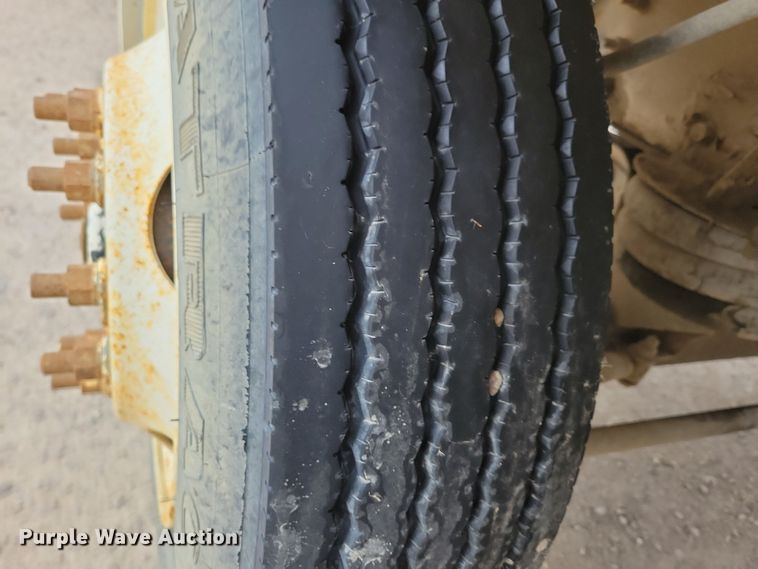 image for item OH9466 2002 Sterling L9500  ready mix truck