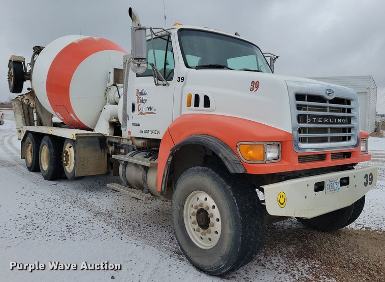 image for item OH9467 2007 Sterling LT9500 ready mix truck