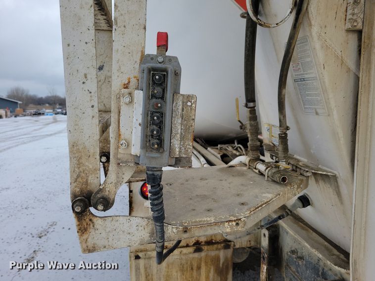 image for item OH9467 2007 Sterling LT9500 ready mix truck