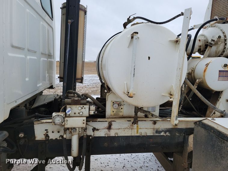 image for item OH9467 2007 Sterling LT9500 ready mix truck