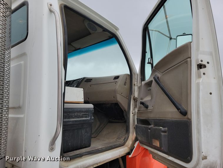 image for item OH9467 2007 Sterling LT9500 ready mix truck