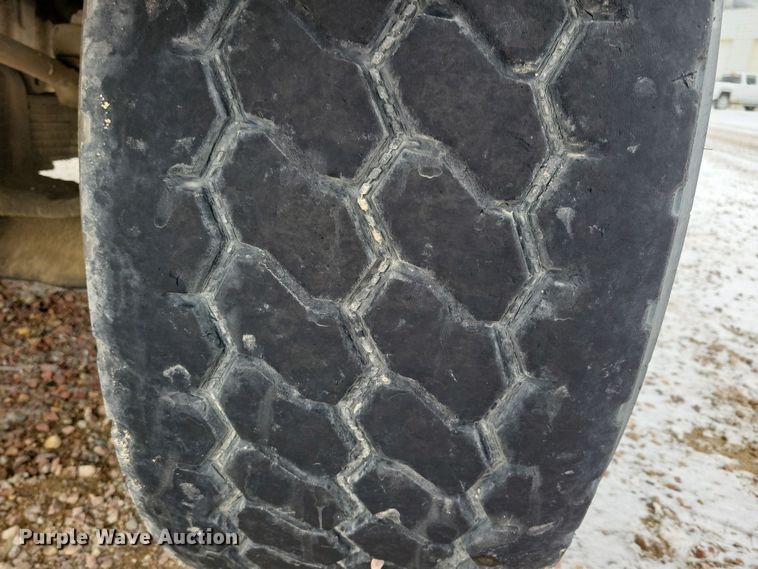 image for item OH9467 2007 Sterling LT9500 ready mix truck