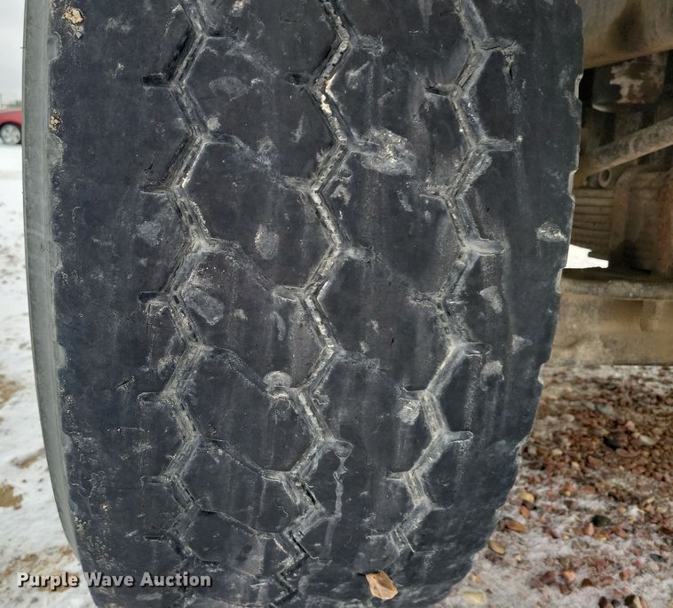 image for item OH9467 2007 Sterling LT9500 ready mix truck