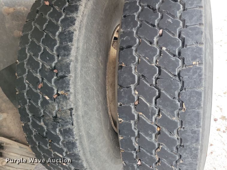 image for item OH9467 2007 Sterling LT9500 ready mix truck