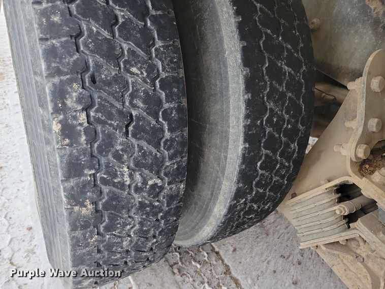 image for item OH9467 2007 Sterling LT9500 ready mix truck