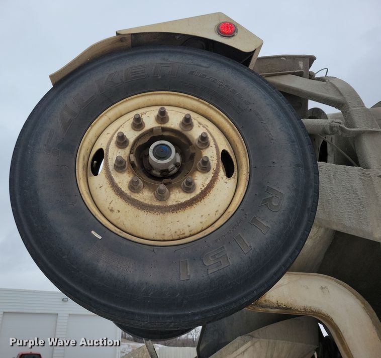 image for item OH9467 2007 Sterling LT9500 ready mix truck