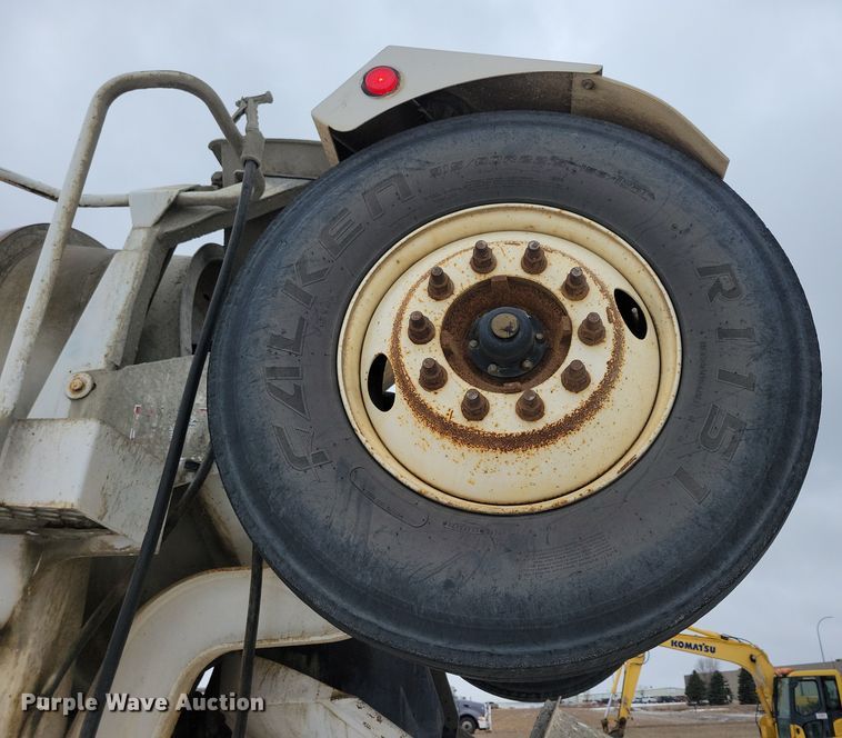 image for item OH9467 2007 Sterling LT9500 ready mix truck