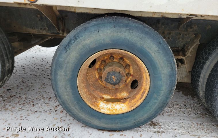 image for item OH9467 2007 Sterling LT9500 ready mix truck