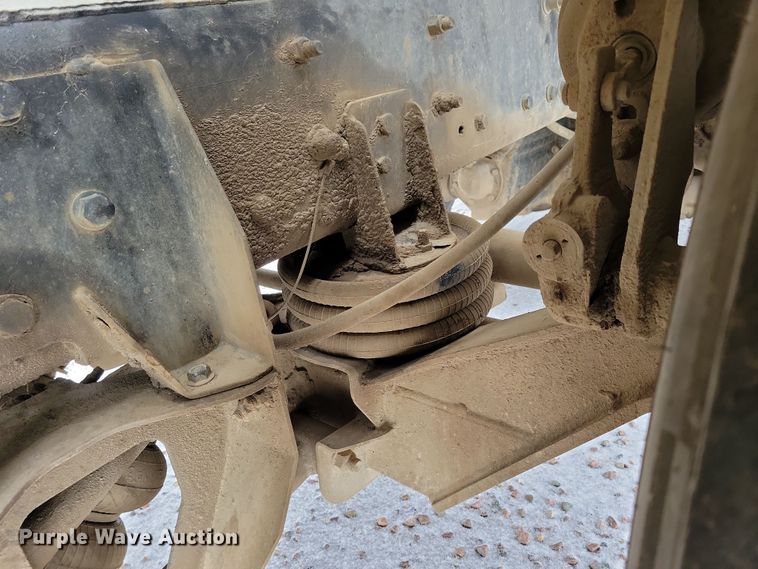 image for item OH9467 2007 Sterling LT9500 ready mix truck