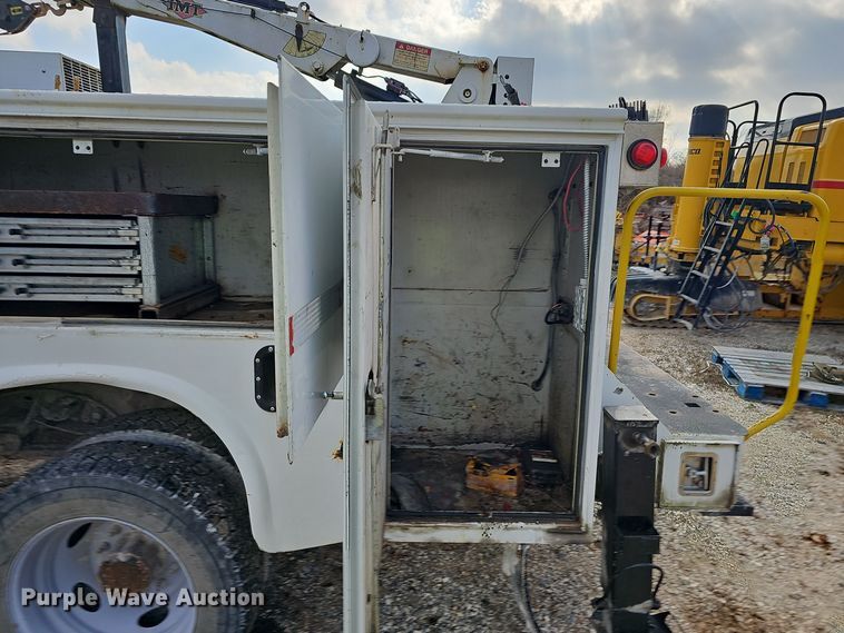 image for item OJ9139 2008 Ford F550 Super Duty utility / service truck