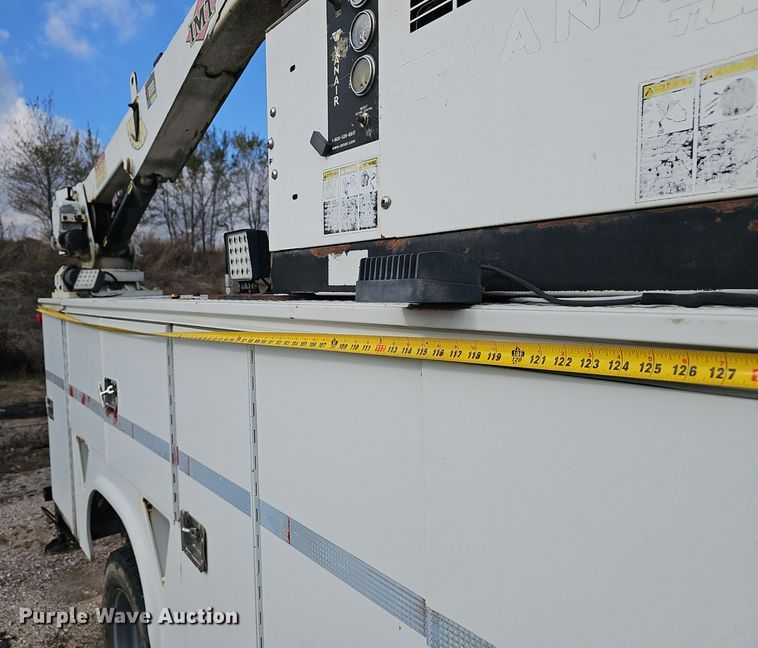 image for item OJ9139 2008 Ford F550 Super Duty utility / service truck