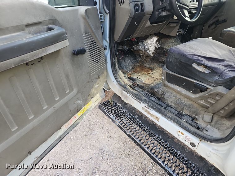 image for item OJ9139 2008 Ford F550 Super Duty utility / service truck