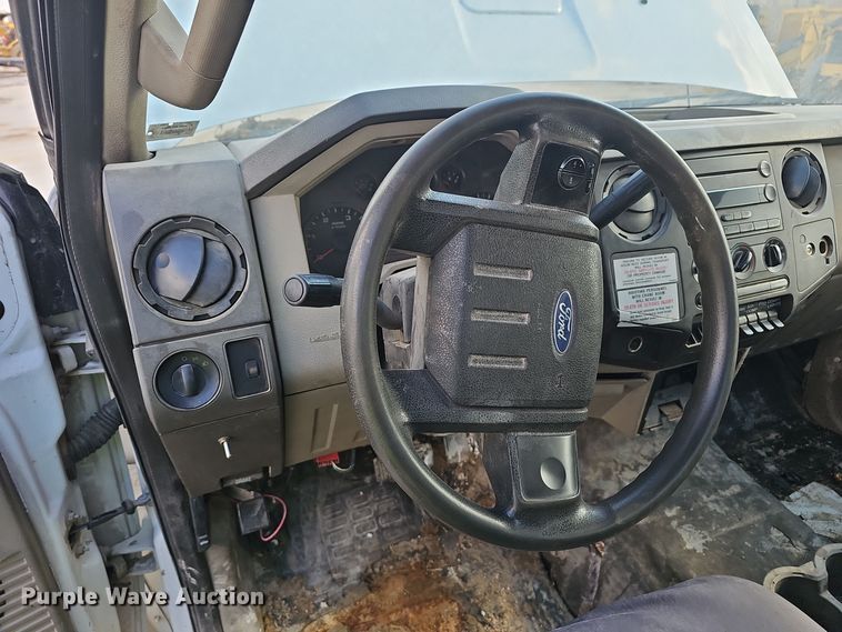 image for item OJ9139 2008 Ford F550 Super Duty utility / service truck