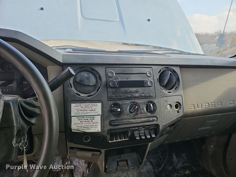 image for item OJ9139 2008 Ford F550 Super Duty utility / service truck