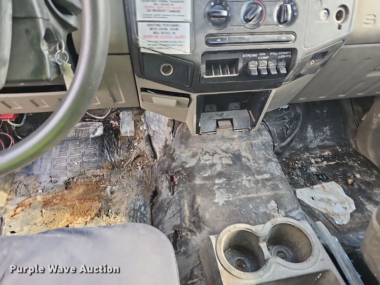 image for item OJ9139 2008 Ford F550 Super Duty utility / service truck