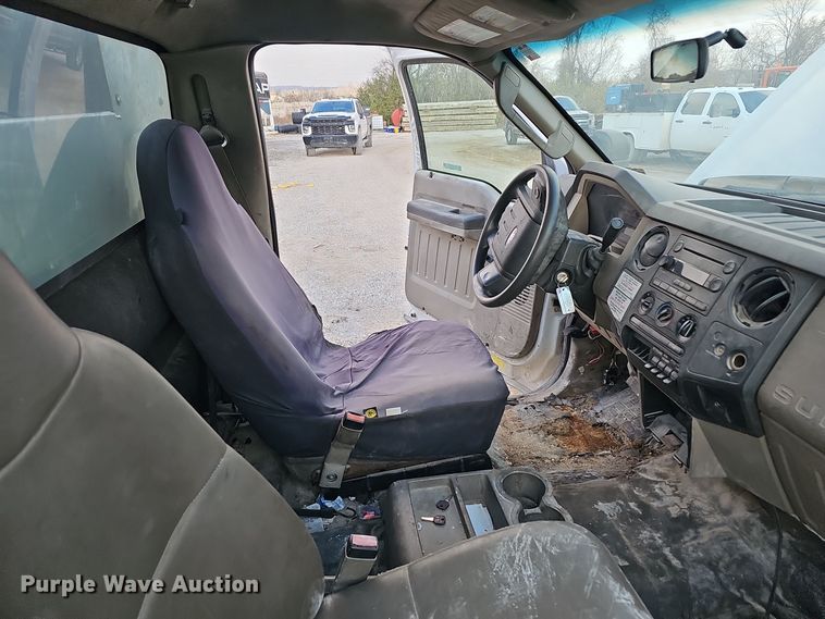 image for item OJ9139 2008 Ford F550 Super Duty utility / service truck