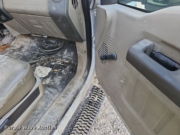 image for item OJ9139 2008 Ford F550 Super Duty utility / service truck