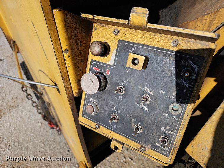 image for item OJ9141 Weiler E2850 remixing transfer vehicle 