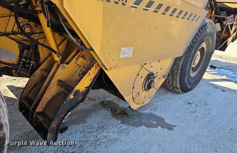 image for item OJ9141 Weiler E2850 remixing transfer vehicle 