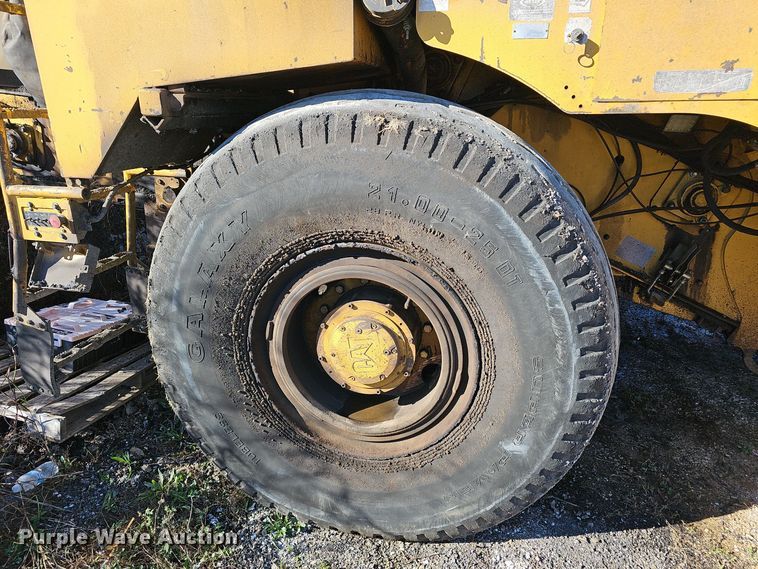 image for item OJ9141 Weiler E2850 remixing transfer vehicle 