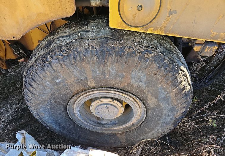 image for item OJ9141 Weiler E2850 remixing transfer vehicle 