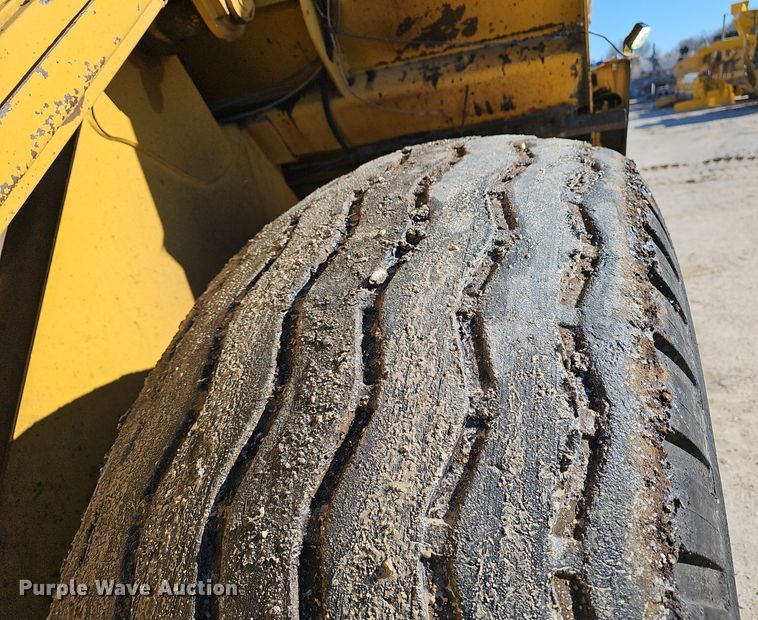 image for item OJ9141 Weiler E2850 remixing transfer vehicle 