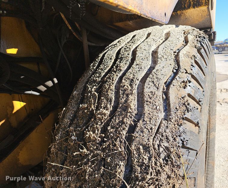 image for item OJ9141 Weiler E2850 remixing transfer vehicle 