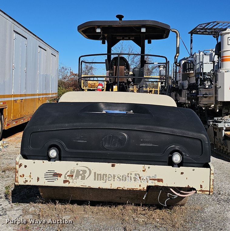 image for item OJ9143 2005 Ingersoll Rand DD-118HF double drum vibratory roller