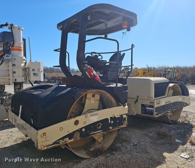 image for item OJ9143 2005 Ingersoll Rand DD-118HF double drum vibratory roller