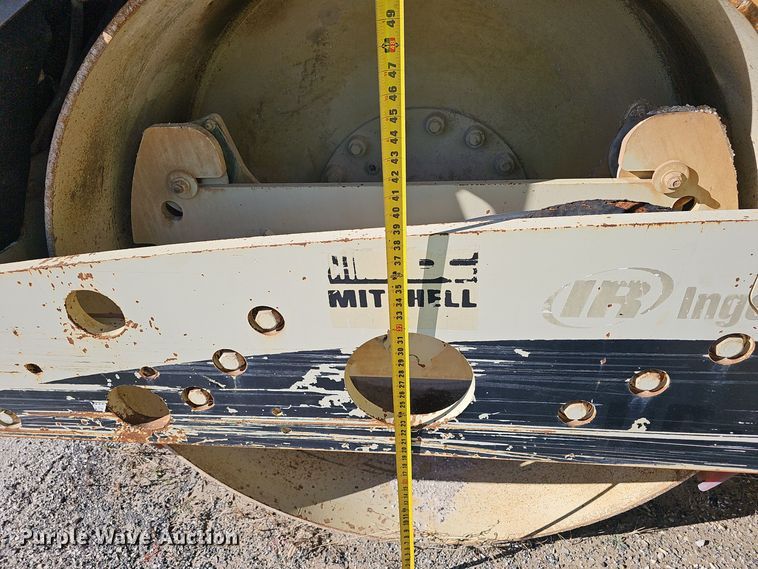 image for item OJ9143 2005 Ingersoll Rand DD-118HF double drum vibratory roller