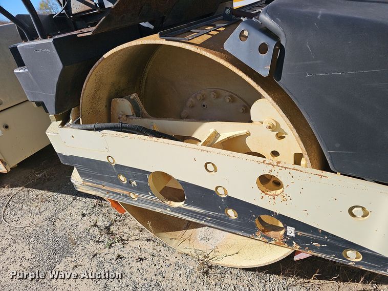 image for item OJ9143 2005 Ingersoll Rand DD-118HF double drum vibratory roller