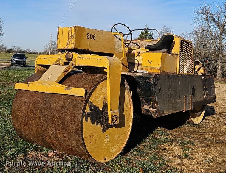 image for item OJ9168 Hyster double drum vibratory roller