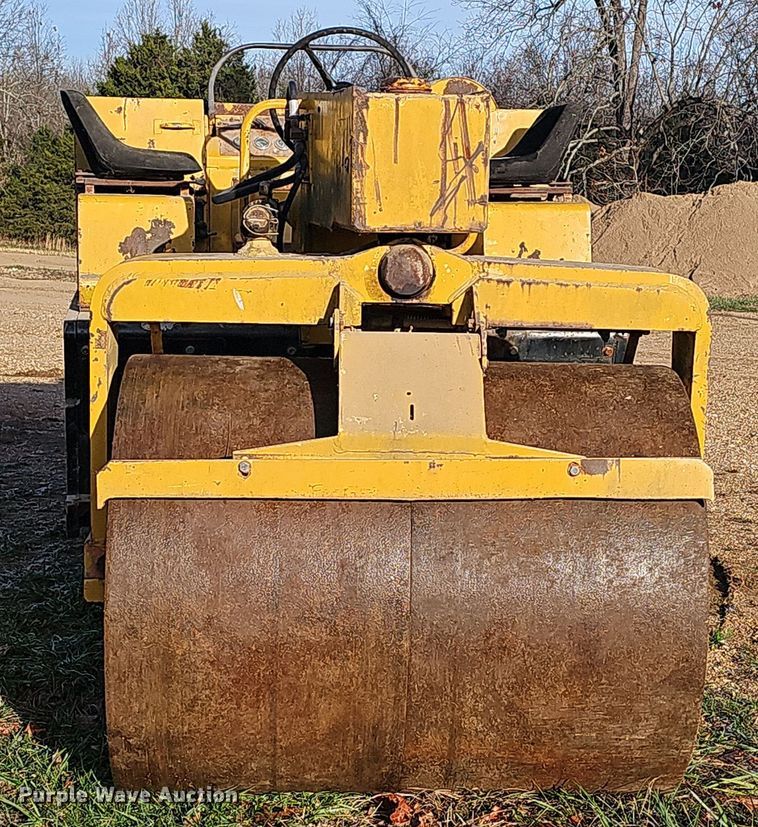 image for item OJ9168 Hyster double drum vibratory roller